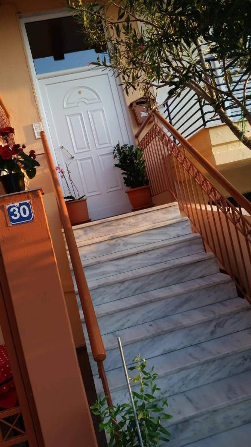Elle Apartment By Alp Hospitality Services Nea Kallikrateia Kültér fotó